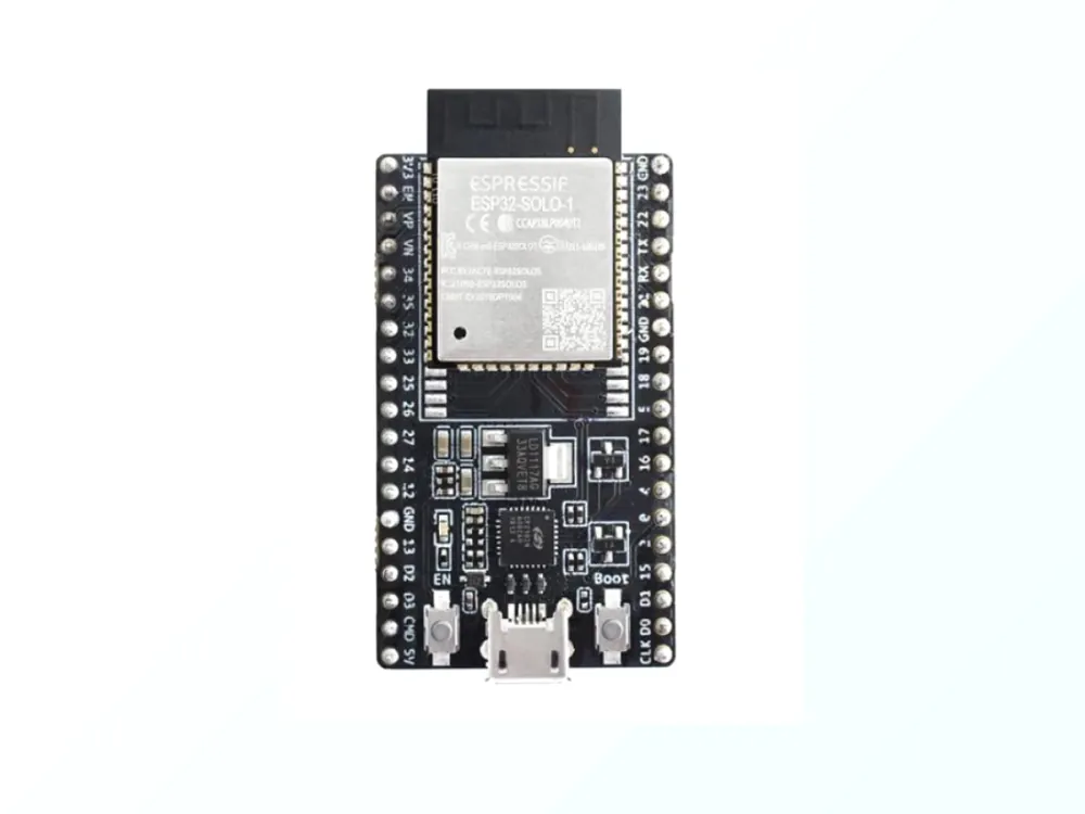 ESP32-S3 Entwicklungsboard auf hellem Hintergrund als Symbol für Elektronikprojekte